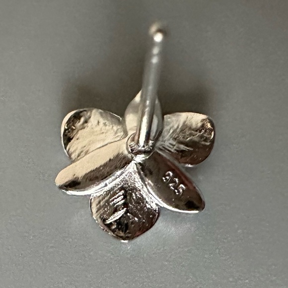 Platinum and Sterling Silver Flower Stud Earrings 9mm - Picture 9 of 12